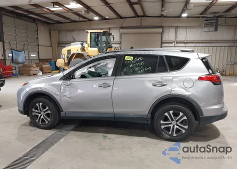 2017 Toyota Rav4 Le z USA, uszkodzony, nr VIN 2T3ZFREV9HW334212